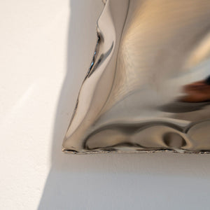 PILLOW | Volker Kiehn | Wall sculpture | Edelstahl poliert | 2022 | 20 x 30 cm