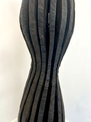 RAUMTRÄUMER | Alexander Heil | Robinie, patiniert | H 165 cm | 2024