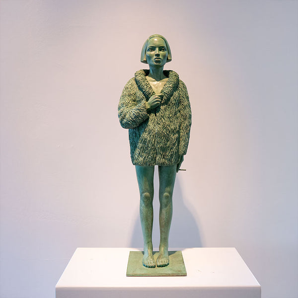 Frau mit Pelzmantel | Erwin Meijer | Bronze Limitiert | H 75 cm