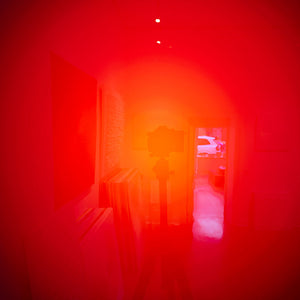 "plaque rouge" | Jörg Minrath | 2024 | 75 x 2,2 cm