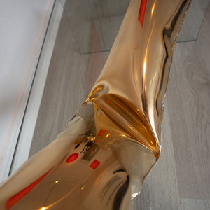 "PILLOW" | Volker Kiehn | Wall sculpture | Edelstahl 24K vergoldet | 2024 | 15 x 55 cm